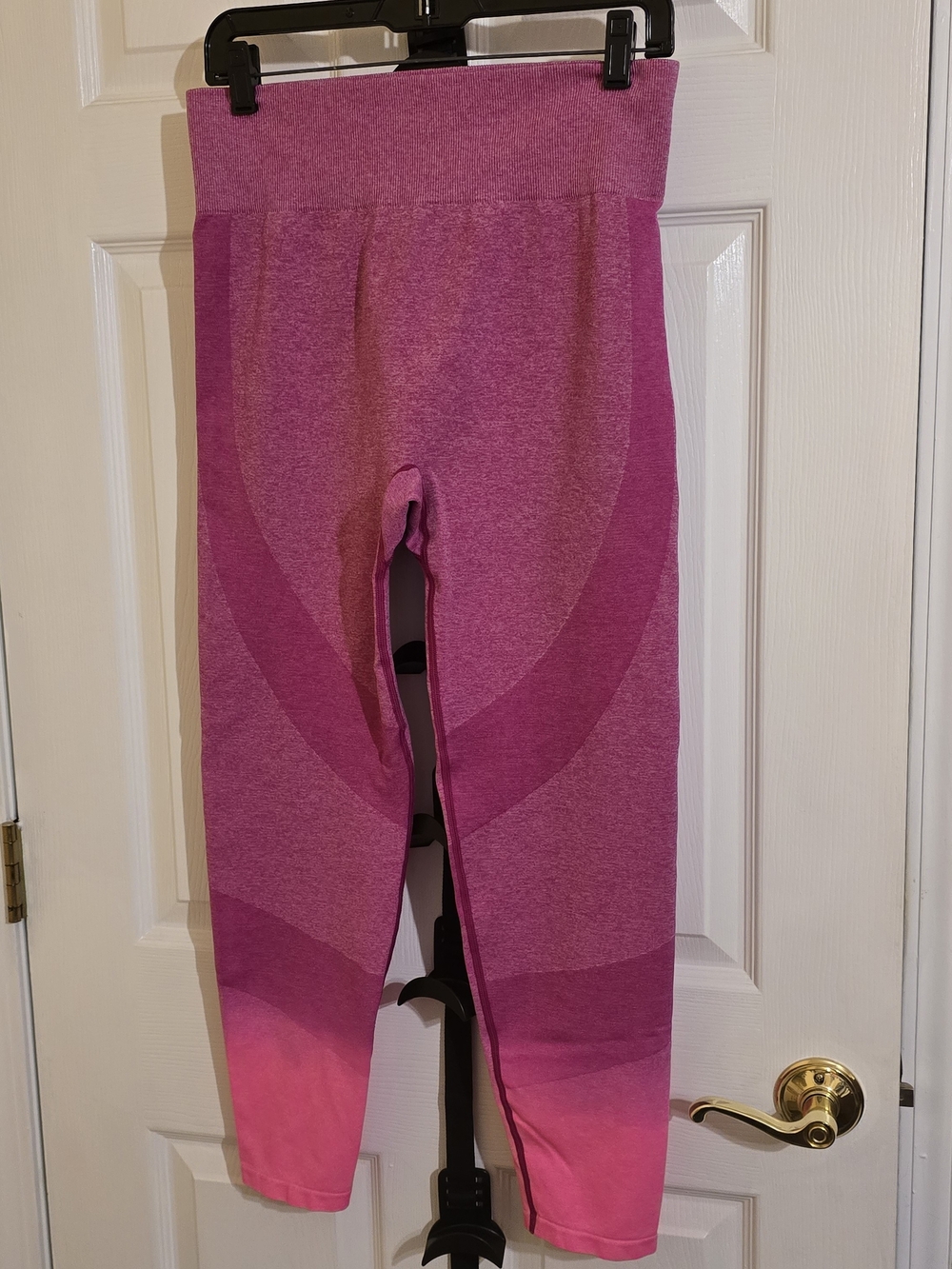 PINK Victoria's Secret Ombre Pink Seamless Leggings